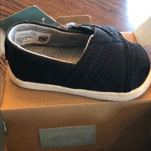 Toms baby boy shoes.